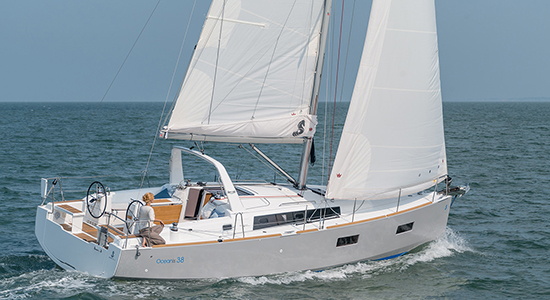 oceanis38_1.jpg